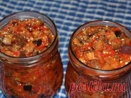 Готовим вкусно - Баклажаны по-грузински Хочу вам предложить заготовить на зиму остренькие, очень вкусные, с невероятным ароматом баклажаны по-грузински. Готовятся совершенно просто, а результат — отличный. Советую! Из данного количества продуктов получится 2 пол-литровые баночки баклажанов. Для приготовления баклажанов по-грузински на зиму понадобится: баклажаны — 1 кг; сладкий болгарский перец — 400 г; масло растительное — 100 г; чеснок — …