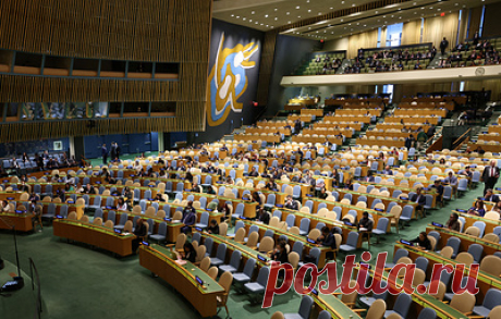 В проект резолюции Генассамблеи по Украине включили призыв к переговорам и убрали Крым. Крым и Севастополь упоминались в преамбуле, где констатировалось, что они &quot;временно оккупированы Россией&quot;