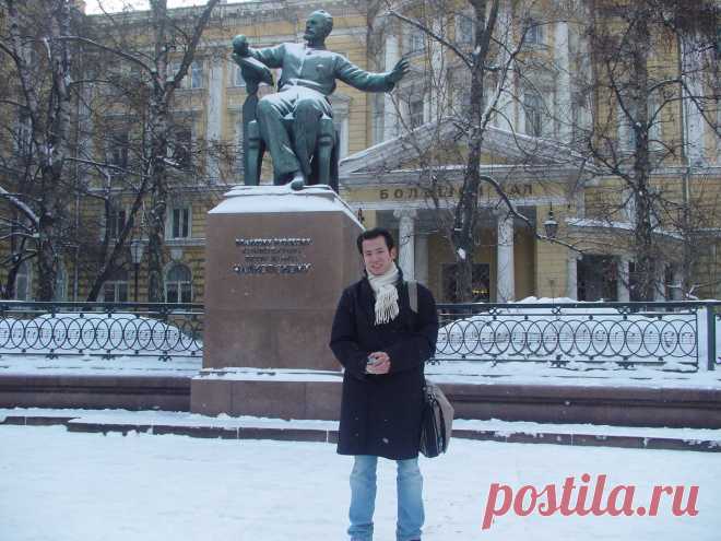 Нгуен Ман Зуй Линь. «Мимолётности» для струнного квартета в 5 частях. Исполняют солисты государственного симфонического оркестра им. Е. Светланова: Светлана Яшина - 1-ая скрипка, Александр Семянников - 2-ая скрипка, Валентин Виноградов - альт, Любовь Стащук - виолончель. Концертно-выставочный зал "Гагаринский-4" /г. Москва/. 2006 г.