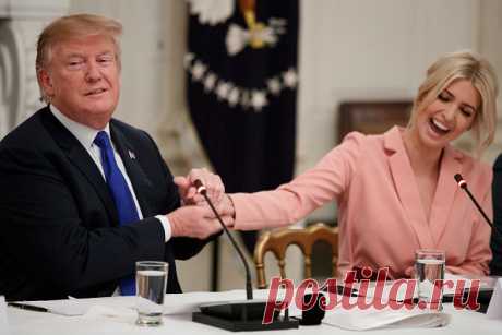 Цветущий миндаль: Иванка Трамп в розовом костюме с бордовым поясом