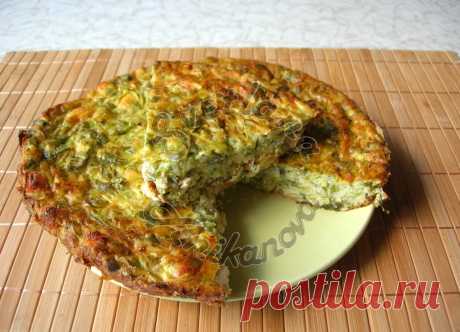 Невероятно Простой рецепт Запеканки из КАБАЧКОВ. Вкусно и Сытно! Предлагаю вашему вниманию очень вкусную запеканку из кабачков, зелени и плавленого сыра. По вкусу такая запеканка очень напоминает овощную пиццу, но имеет меньшее количество калорий. Готовить такую за…