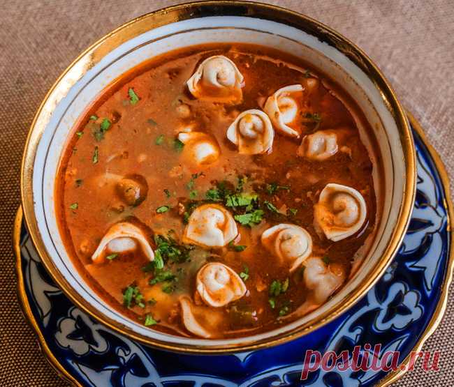 Готовим Чучвара, или суп с пельменями по-узбекски.