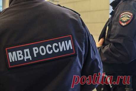 В российском регионе пропала мать с пятилетним сыном. В Рыбинске Ярославской области почти три недели назад пропали мать с пятилетним сыном. Об этом сообщили волонтеры отряда «ЯрСпас» порталу 76.ru. Сотрудники поисковой группы разъяснили, что 32-летняя россиянка с ребенком исчезли 26 октября. Женщина в день пропажи была одета в серую шапку, черную куртку и темные брюки.
