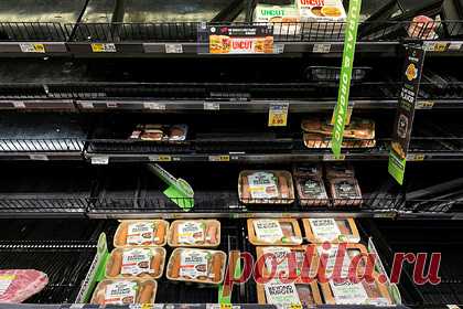 Американскому производителю растительного мяса закрыли дорогу в Россию. Продукция американского производителя растительных аналогов мяса Beyond Meat, одного из крупнейших в мире, перестала проходить российскую таможню. Чиновники решили, что она попадает под продуктовое эмбарго. Дистибутор Alianta Group обжаловал действие таможенников и выиграл дело, но восстановить импорт будет непросто.