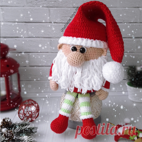 PDF Новогодний гномик крючком. FREE crochet pattern; Аmigurumi doll patterns. Амигуруми схемы и описания на русском. Вязаные игрушки и поделки своими руками #amimore - гном, гномик, кукла, куколка, gnom, dwarf, doll, puppet, muñeca boneca, poupée, puppe, panenka, bebek, lalka. Amigurumi doll pattern free; amigurumi patterns; amigurumi crochet; amigurumi crochet patterns; amigurumi patterns free; amigurumi today.