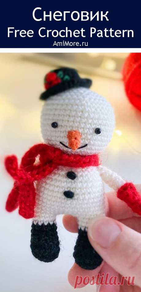 PDF Снеговик крючком. FREE crochet pattern; Аmigurumi toy patterns. Амигуруми схемы и описания на русском. Вязаные игрушки и поделки своими руками #amimore - маленький снеговик к Новому году, снеговичок в шляпе и с шарфом.