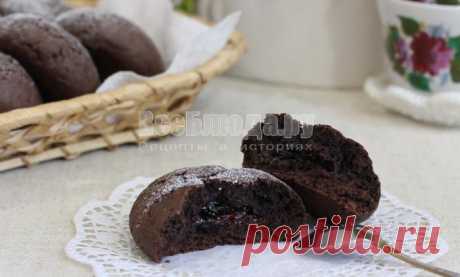 Шоколадное печенье с какао и начинкой из джема