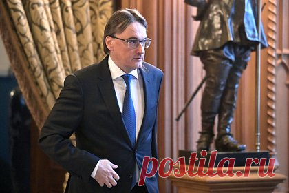 МИД России рассказал о планах открыть новые посольства и генконсульства. Россия в ближайшем будущем откроет за границей два посольства и пять генконсульств. О планах рассказал замглавы МИД РФ Евгений Иванов в интервью «Комсомольской правде». Новые посольства будут открыты в Буркина-Фасо и Экваториальной Гвинее, а генконсульства в Армении, Казахстане, Узбекистане, Индонезии и на Мальдивах.
