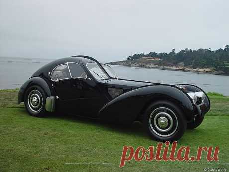 Bugatti Type 57SC Atlantic – самый дорогой на сегодняшний день антикварный автомобиль. Три года назад он был приобретен почти за 40 млн. долларов на аукционе «Гудинг и Компания». Всего было создано три экземпляра такой машины. До августа этого года раритетный автомобиль находился в частной коллекции, но потом Bugatti Type 57SC был передан в автомобильный музей США и является самым дорогим его экспонатом.