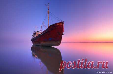 Рассвет на Каспийском море запечатлел Lyokin (nat-geo.ru/photo/user/45802). Доброго утра и хорошей недели, дорогие читатели!
