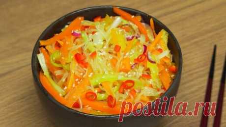 Подробный рецепт - https://vsegdavkusno.ru/recipes/funchoza-so-svezhimi-ovoshchami-po-koreyski Фунчоза с овощами — легкий овощной салат. Салат сытный,…