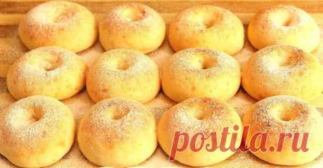 250 г творога, 1 ст л сметаны, 1 яйцо и немного муки для самых вкусных творожных пышек! Как приготовить в домашних условиях творожные пышки на сметане. Пошаговый рецепт вкусного десерта.
