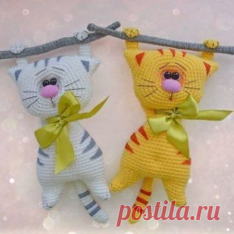 Вязаные крючком забавные котики от Галины Писаренко (Kitten 1601). Вязать игрушку лучше из хлопковой или полухлопковой пряжи.