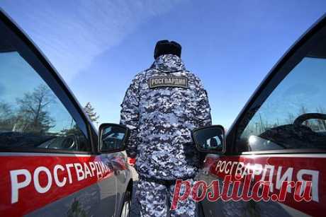 Появились подробности обнаружения неизвестных обломков в Волгоградской области. В Еланском районе Волгоградской области обнаружили обломки неопознанного объекта. Это подтвердил глава района Дмитрий Литвинов, его цитирует ТАСС. «Нет [повреждений домов и пострадавших]. В поле лежат [обломки], далеко от населенного пункта. Все совершенно спокойно», — привел подробности Литвинов.