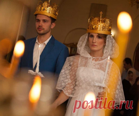 Что надо сделать перед венчанием в церкви? Правила церемонии венчания в Православной Церкви. Таинство Венчания: от А до Я 100% Разное Православные христиане считают, что именно венчальный брак является единственным настоящим. Ведь именно благословение Бога способно помочь влюбленным прожить