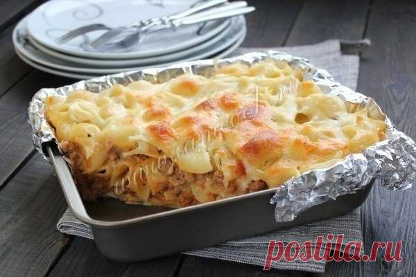Лазанья из макарон

Ингредиенты:
-Макароны - 250-300 грамм;
-Мясной фарш - 500 грамм;
-Лук - 1-2 головки;
-Томатный соус - 3-4 ст. ложки;
-Молоко - 500 мл;
-Сливочное масло - 2-2,5 ст. ложки;
-Мука - 1,5-2 ст. ложки;
-Сыр - около 100 грамм;
-Оливковое масло - для жарки;
-Сухие ароматные травы - по вкусу;
-Соль - по вкусу.

Приготовление:
Лазанья из макарон - это разновидность ленивой лазаньи. Мясной фарш и томатный соус используйте по своему вкусу, макаронные изделия желат...