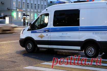 Стало известно о массовой драке со стрельбой в Москве. В Москве на Тамбовской улице 26 января произошла массовая драка со стрельбой. Отмечается, что между примерно 20 людьми вспыхнула словесная перепалка, перешедшая в драку. В какой-то момент потасовки прозвучал выстрел. Очевидцы вызвали на место полицейских, которые по прибытии задержали девятерых участников конфликта.