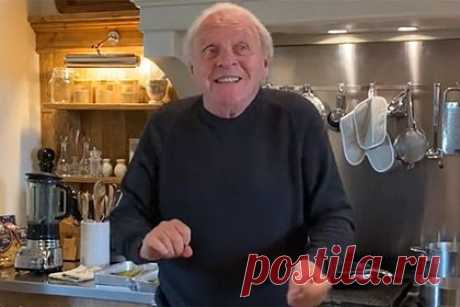 85-летний Энтони Хопкинс станцевал на кухне и восхитил фанатов. 85-летний актер и режиссер Энтони Хопкинс станцевал румбу на кухне и восхитил фанатов. На кадрах он двигается из стороны в сторону, танцуя под песню Дина Мартина Mambo Italiano на большой кухне, заставленной продуктами и тарелками. «Эй, приятель, тебе нравится, как я танцую румбу…? Воскресная атмосфера», — написал он.