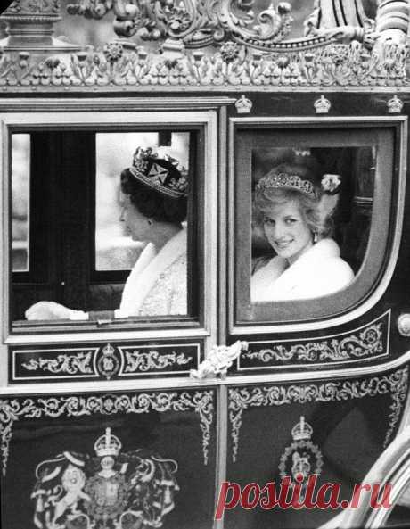Two crowns, 3,000 gems, an 18ft robe and a recycled dress: Queen Elizabeth II…