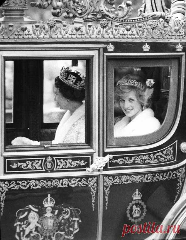 Two crowns, 3,000 gems, an 18ft robe and a recycled dress: Queen Elizabeth II…