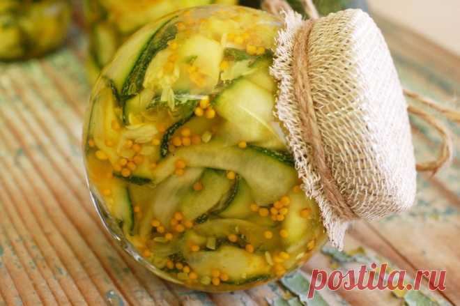 Кабачки на зиму (16 рецептов) 
 
Вкусная и острая закуска из кабачков, пахнущая пряностями и травами, сделает ваш зимой стол намного аппетитнее. Даже с обыкновенной картошечкой такие кабачки будут «уплетаться за обе щеки». Выбирай…