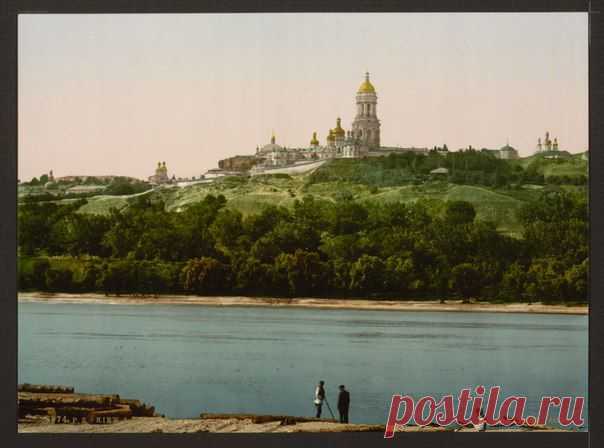 Россия, наши судьбы гнусно скомкав, / История цивилизаций!