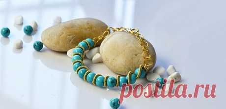 Turquoise Bead Bracelet - How to Make a Handmade Turquoise Bracelet with Golden Wire - Pandahall.com