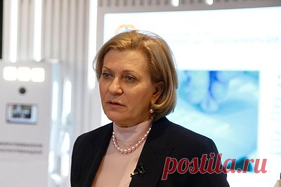 Попова заявила об усложнении ситуации с корью в России. Эпидемиологическая ситуация с корью в России осложняется, случаи заболевания зарегистрированы в 44 регионах страны. Об этом сообщила глава Роспотребнадзора Анна Попова, ее цитирует РИА Новости. По словам руководителя федеральной службы, корь проявляется в локальных очагах, которые удается быстро купировать.