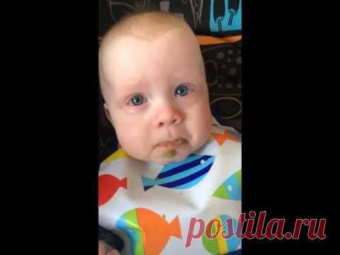 Трогательная реакция малыша на мамину песню / Малютка