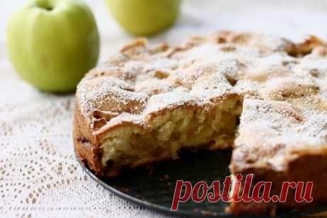 ​Шарлотка яблочная
