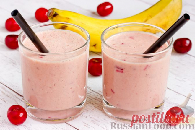 Рецепт: Смузи с вишней, кефиром и бананом на RussianFood.com