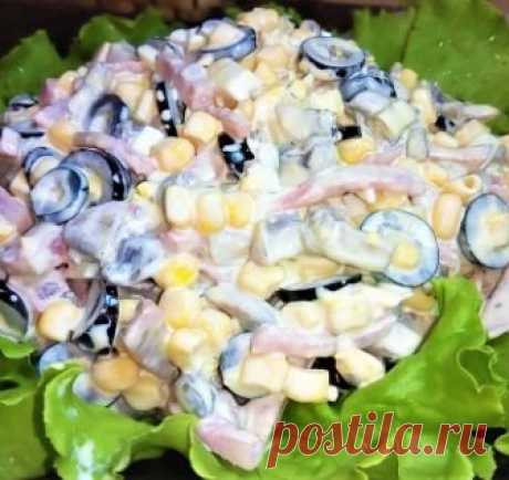 Салат «Пятерочка» с ветчиной неимоверно вкусный и легкий в приготовлении. Салат на Новый год! / Видео-рецепты / TVCook: пошаговые рецепты с фото Новый Год – это праздник, когда хочется чего-то очень вкусного и удивительного. Предлагаем приготовить салат