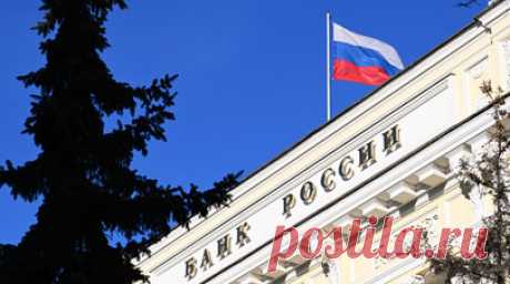 До 15% годовых: Банк России повысил ключевую ставку в четвёртый раз подряд. В пятницу, 27 октября, руководство российского Центробанка решило четвёртый раз подряд повысить ключевую ставку и поднять её с 13 до 15% годовых. Как отметили в ЦБ, к настоящему моменту рост потребительских цен на товары и услуги в стране ускорился до 6,6% по сравнению с 6% в сентябре, а к концу года значение может достигнуть 7—7,5%. Своими действиями регулятор намерен стабилизировать показатель вблизи целевой отметки…