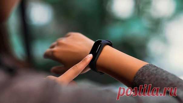 Когда выйдет Xiaomi Mi Band 4? Фитнес-трекеры стали, пожалуй, самыми желанными аксессуарами, как для мужчин, так и для женщин. Обе половины аудитории выбирают их, как хорошую альтернативу более дорогим смарт-часам, практически не отказывая себе в комфорте и возможностях. Если смотреть в глобальном масштабе, то безусловным лидером этого сегмента носимой электроники снова стала Xiaomi со своим трекером Mi Band 3. Гаджет успешно …