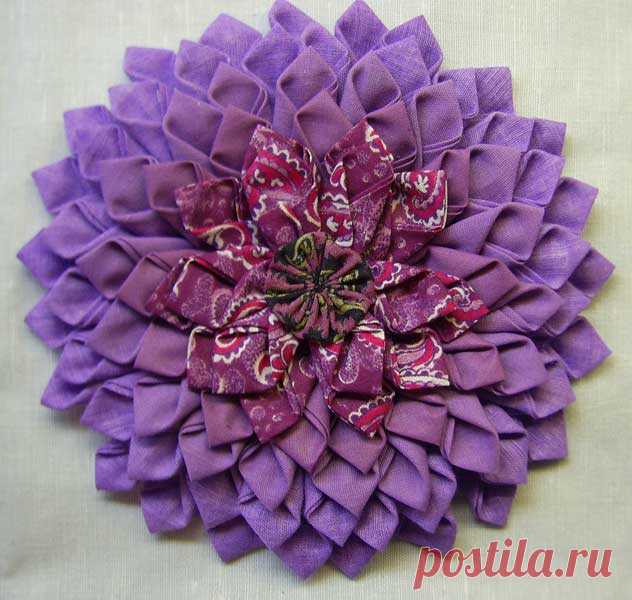 Практичные коврики для ванной в оригинальной технике
