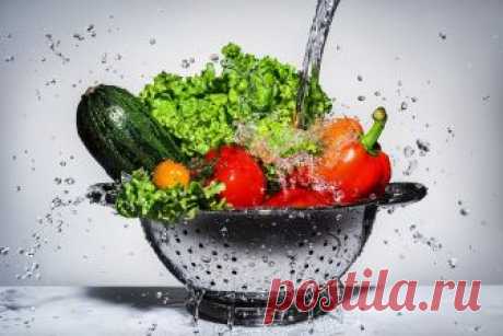 Какие продукты нельзя мыть, а какие нужно всегда Не все продукты нужно мыть водой перед готовкой. Иногда этот процесс приносит больше вреда, чем пользы.