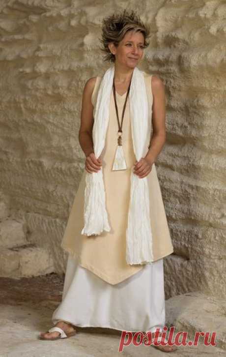 Tunic 'Losange': salmon/beige mixed linen worn aver a white Sarouel/skirt. -:- AMALTHEE CREATIONS -:-