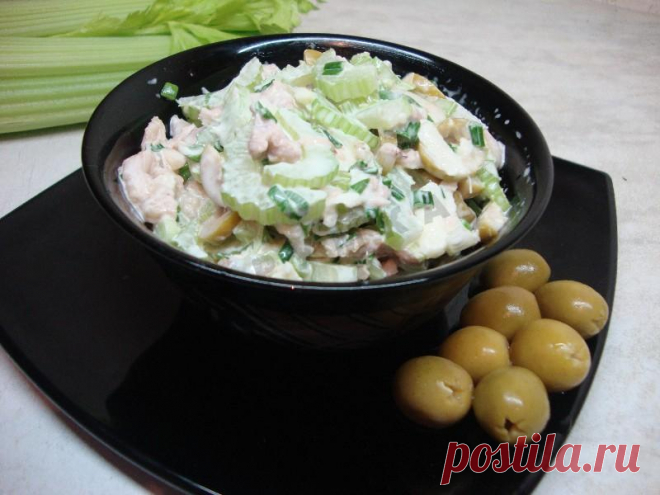 Салат с сельдереем курицей яблоком рецепт с фото пошагово - 1000.menu