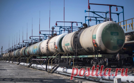 Россия и Пакистан достигли «концептуальных договоренностей» о нефти. Весной стороны согласуют объемы поставок топлива из России, решено проработать проект «Пакистанского потока». Bloomberg писал, что Пакистан может импортировать до 1 млн баррелей нефти ежедневно этой зимой на фоне санкций