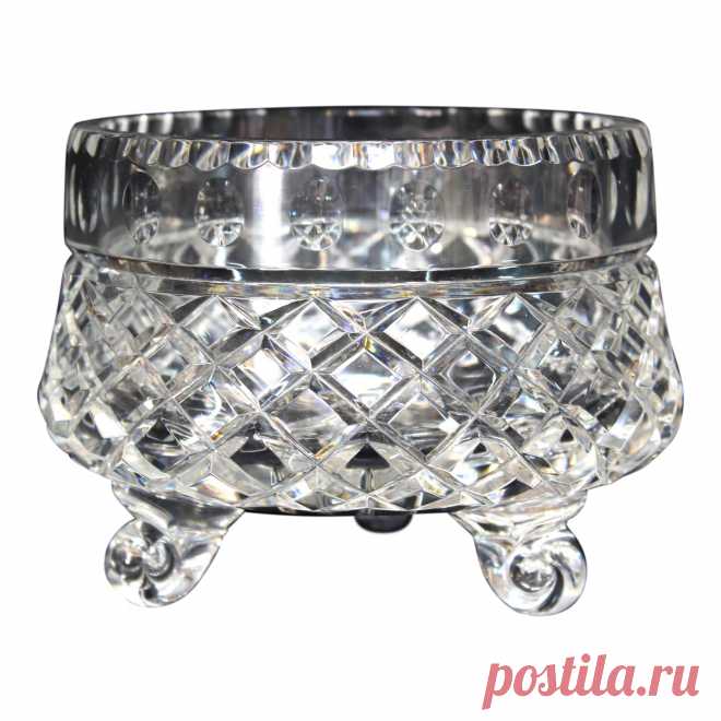 Vintage Crystal Cut Glass Bowl 3 Legs Thumb Print Diamonds Candy Dish Brilliant Crystal Cut Glass Bowl 3 Legs Thumb Print Diamonds

Gorgeous Mid Century piece that sparkles and catches the light. 
Size is 4.5