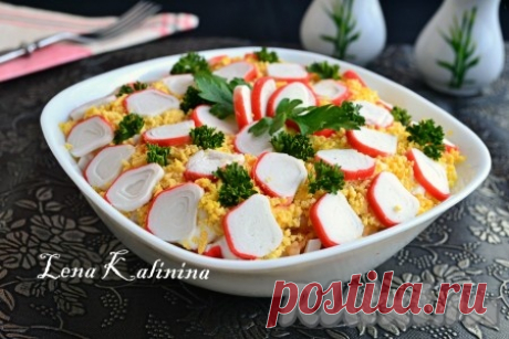 Салат с крабовыми палочками, яблоком и сыром - рецепт с фото