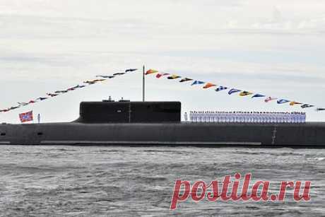 В США оценили новую подлодку проекта «Борей-А». Атомная подводная лодка «Генералиссимус Суворов» проекта 955А «Борей-А» усилит Тихоокеанский флот. Об этом пишет обозреватель американского издания 19FortyFive Питер Сучиу. Построенная по модернизированному проекту подлодка отличается улучшенной скрытностью и маневренностью.