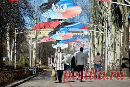 Добровольцы из Крыма прибыли в Донбасс. Передовая группа добровольцев из Крыма прибыла в Донбасс, чтобы оказать помощь жителям самопровозглашенных Донецкой и Луганской народных республик (ДНР и ЛНР) и защитить их право на самоопределение, рассказал координатор интеграционного комитета «Россия — Донбасс» Андрей Козенко.