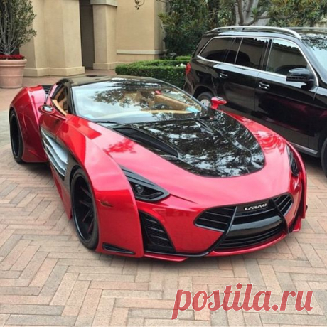 Laraki Epitome 

В концепте Epitome от компании Laraki использовано шасси от спорткара Chevrolet C6 Corvette. Кузовные панели изготовлены из углеродного волокна. Помимо этого гиперкар оснащен двумя бензобаками. В первый бак заливается обычный бензин, а во второй – гоночное топливо. А «сердце» автомобиля – 7,0-литровый двигатель V8 с парой турбокомпрессоров. Суммарная мощность, которую может развивать автомобиль – 1750 л.с.