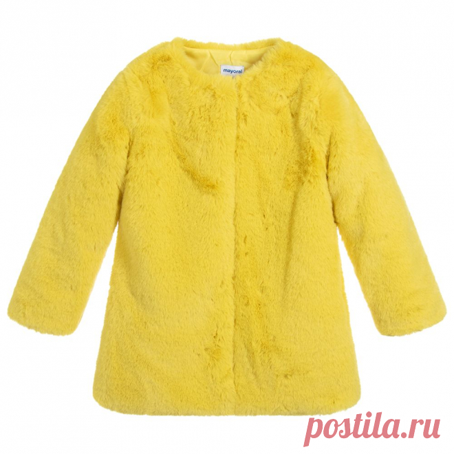 Girls Yellow Faux Fur Coat Girls beautifully soft yellow faux fur coat by Mayoral. There are concealed poppers to fasten on the front, side pockets and a silky lining.
