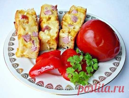 Пирог с колбасой и сыром на кефире
