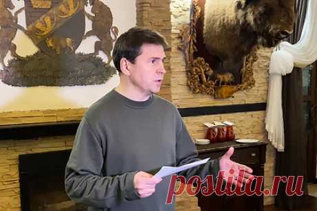 В офисе Зеленского рассказали о беспрерывных переговорах с Россией. Советник главы офиса президента Украины Михаил Подоляк рассказал, как проходят переговоры с российской стороной в видеоформате. По его словам, они продолжаются без перерывов, для чего были сформированы специальные рабочие подгруппы. «Позиции Украины определены жесткими предыдущими директивами», — подчеркнул он.