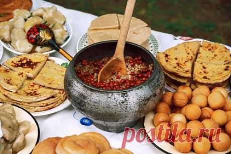 В Йошкар-Оле состоится фестиваль кухни народа мари. В Йошкар-Оле состоится первый гастрономический фестиваль национальной марийской кухни. Мероприятие пройдет в сентябре 2023 года. На фестивале можно будет попробовать горномарийское национальное блюдо — пирог «Кравец». Гостей мероприятия также будут угощать марийскими подкоголями — варениками с разными начинками.