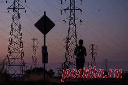 Сотни тысяч американцев остались без электричества. В США несколько сотен тысяч человек остались без электричества из-за тяжелых погодных условий. Об этом стало известно из данных мониторингового сервиса PowerOutage.us. Из-за штормов электричество отключили у жителей штатов Кентукки, Теннесси, Арканзас, Миссисипи, Мичиган и Джорджия.