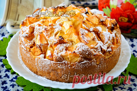 Яблочный пирог на кефире: вкуснее шарлотки, а готовить легче